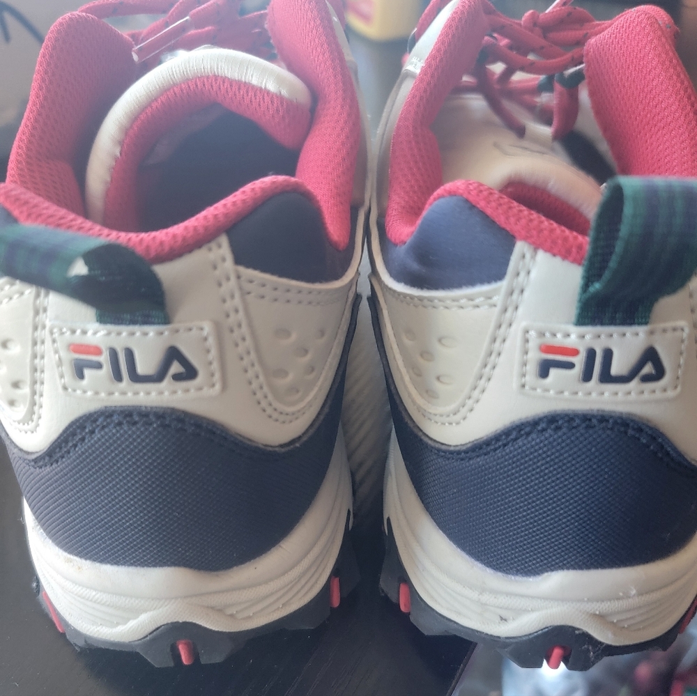 Fila athletic shoes - Picture 2 of 4